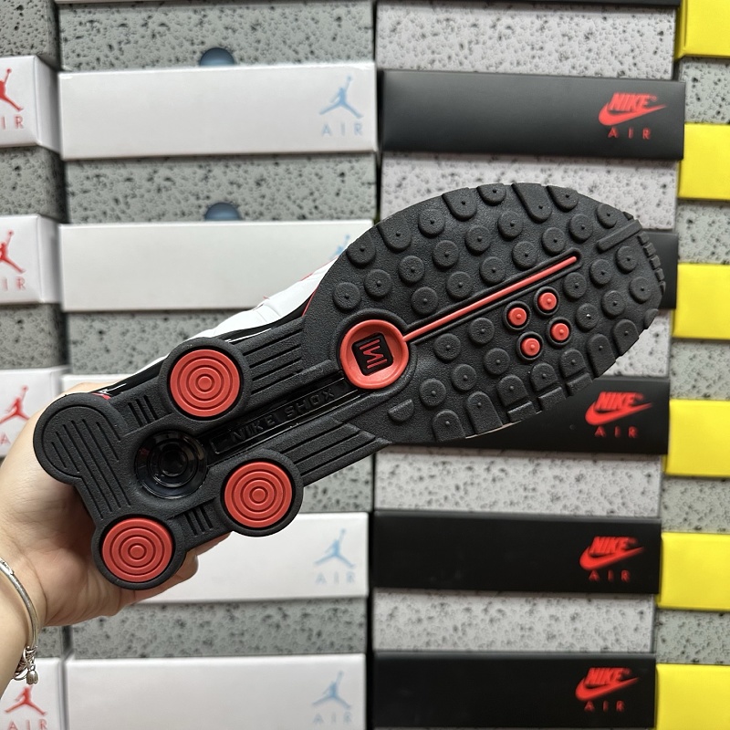 Shox R4 · 2