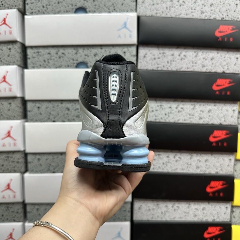Shox R4 · 3