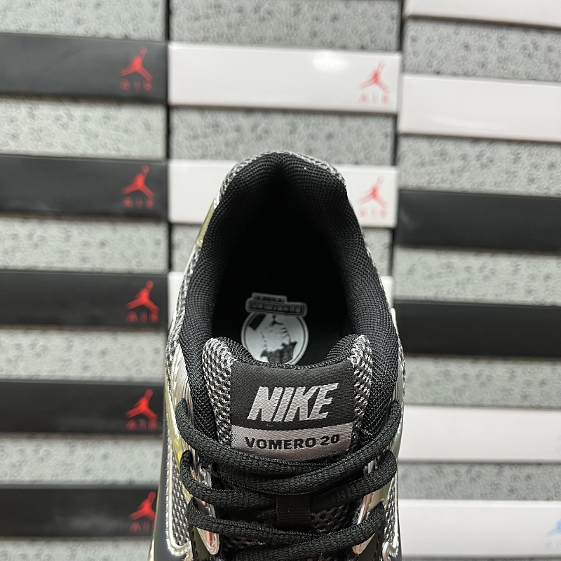 Nike Vomero 5