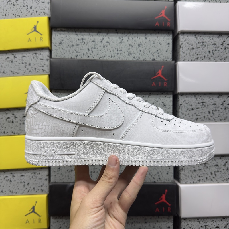 Air Force1 · 4