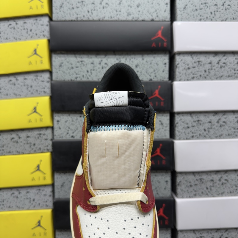 Jordan 1 Sneakers 4