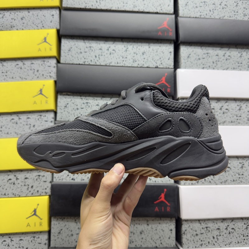 Yeezy 700 3