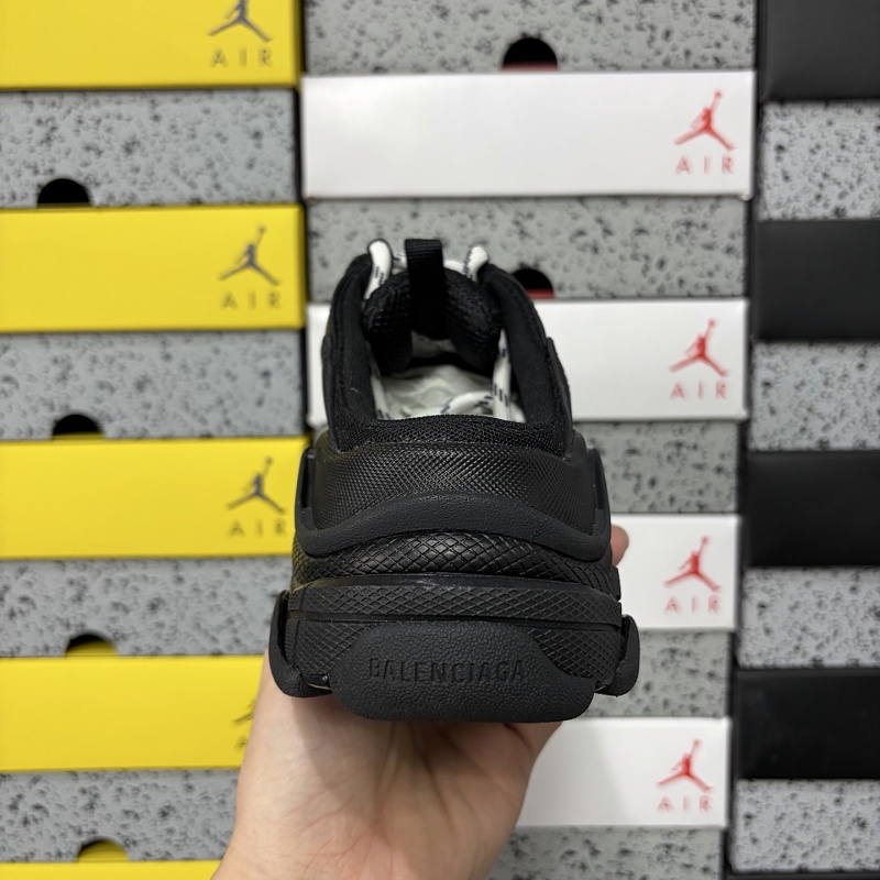 Triple S 1000 · 6