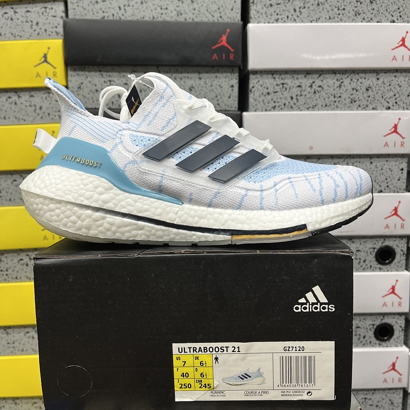 Ultraboost Light 9