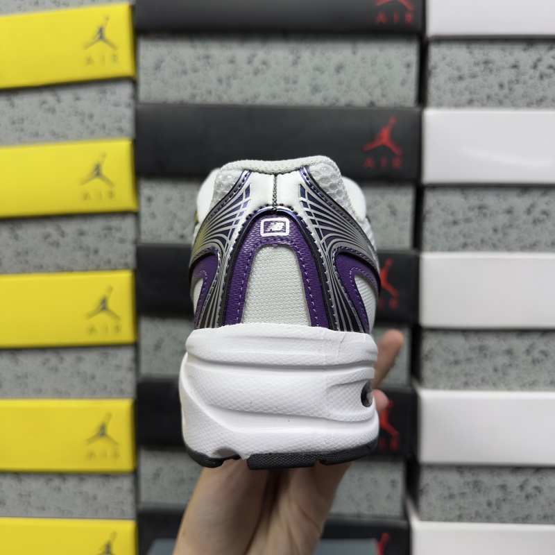 New Balance 740 Sneakers · 2
