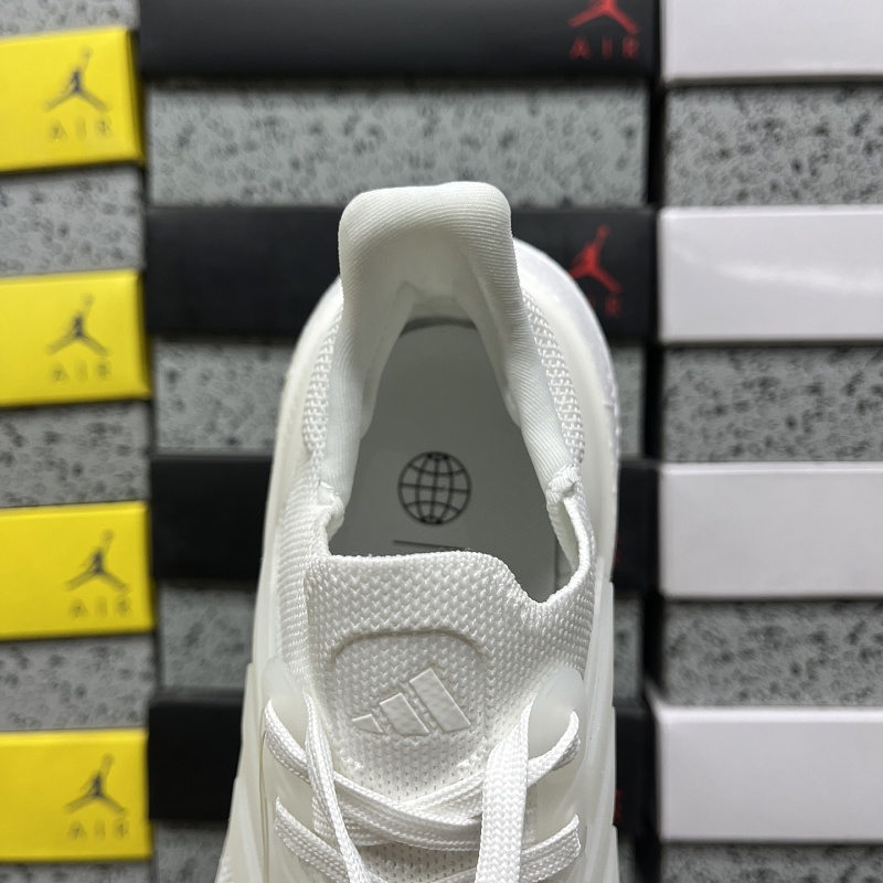 Ultraboost Light 5