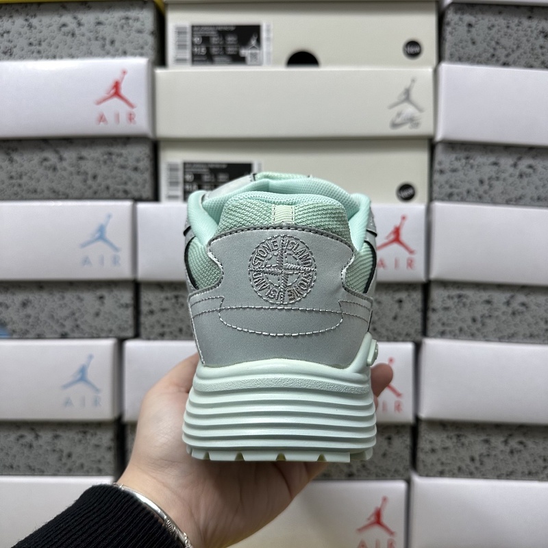 Dior B30 Sneakers · Gray Green 2