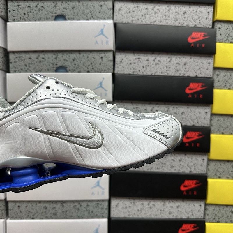 Shox R4 · 6