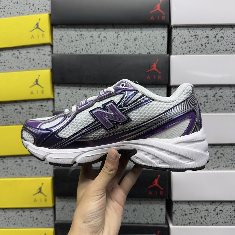 New Balance 740 Sneakers · 3