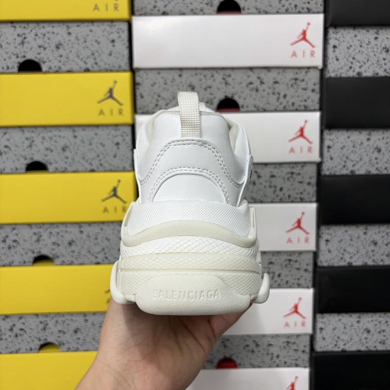 Triple S 5 9000 · 6