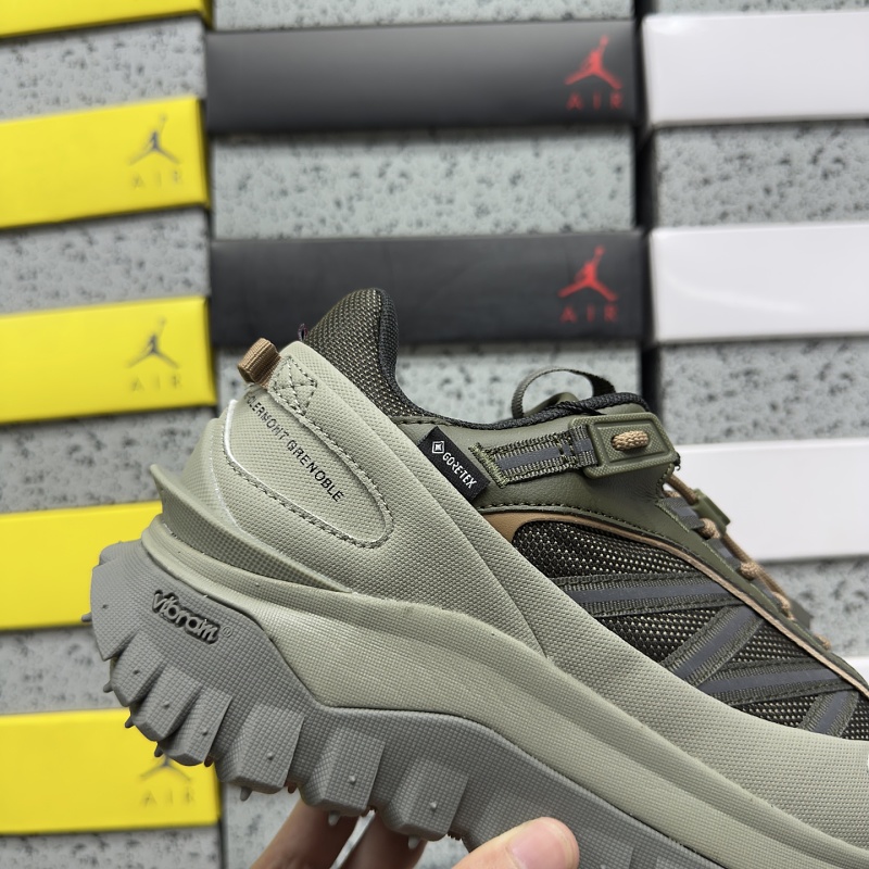 300 Trailgrip Gore-Tex 818 · 6