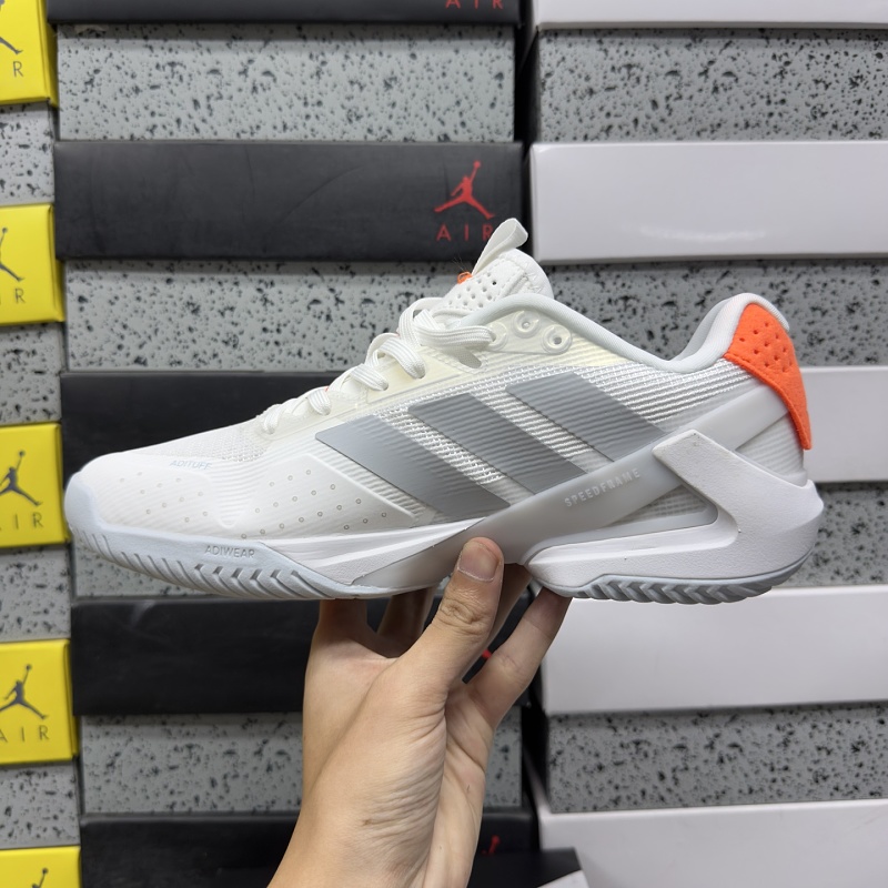 Adizero Ubersonic 5 M 3
