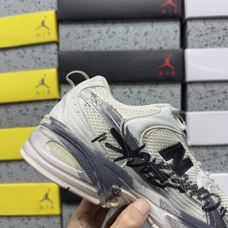 New Balance 530 · Gray Graffiti · 6