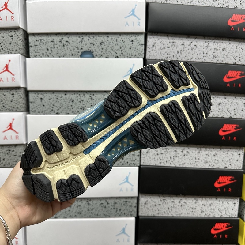Kayano 12.1 1203B144-102 · 2