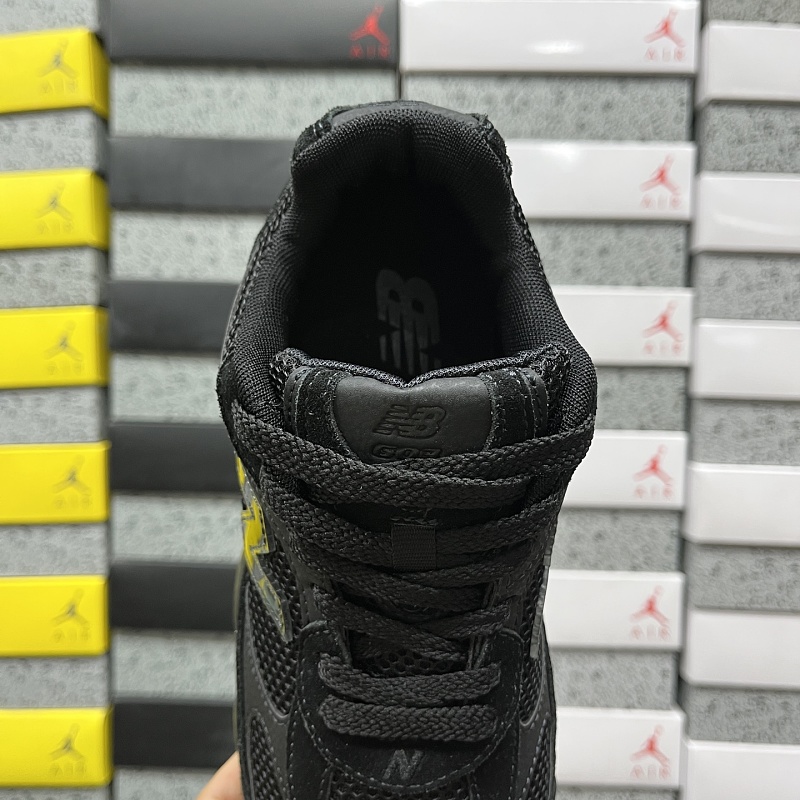 New Balance 603 Sneakers · 5