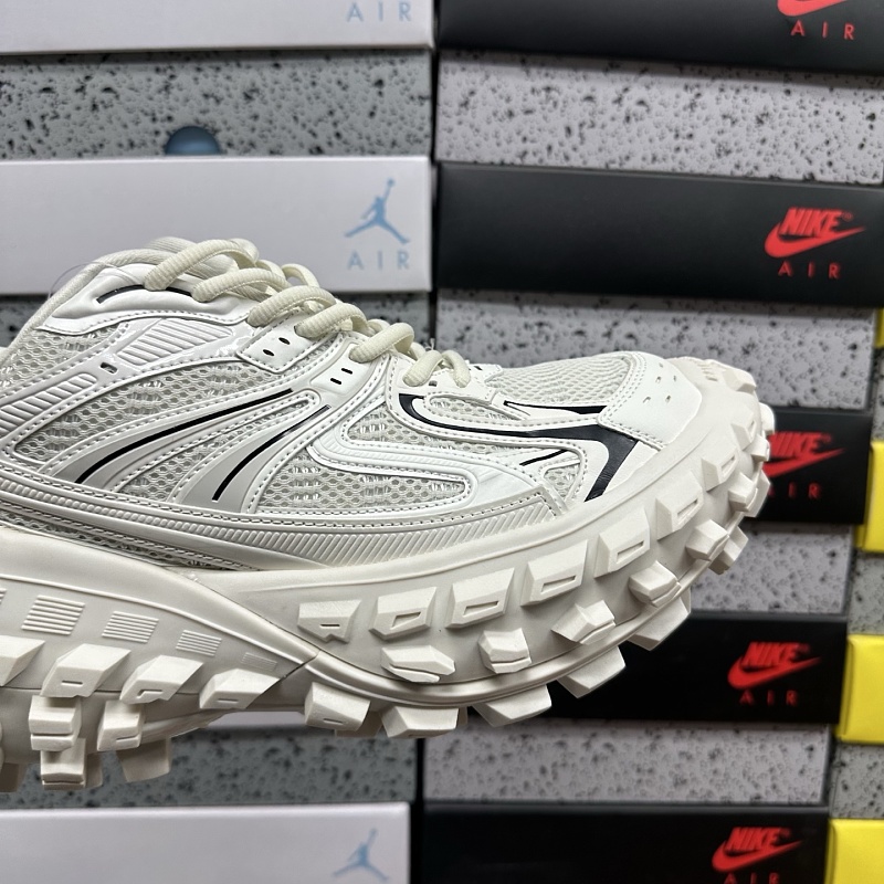 Defender 9000 · 5