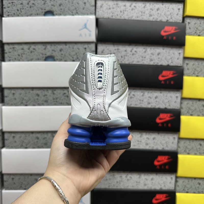 Shox R4 · 3