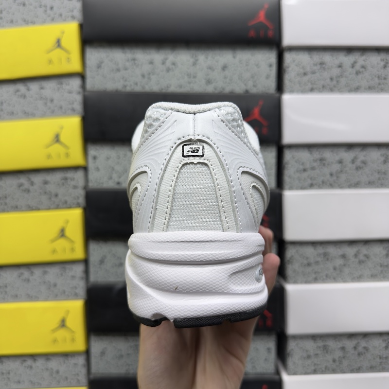 New Balance 740 Sneakers · 2