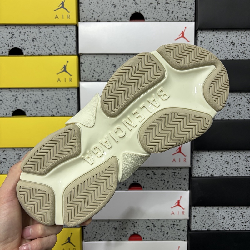 Triple S 9010 · 5