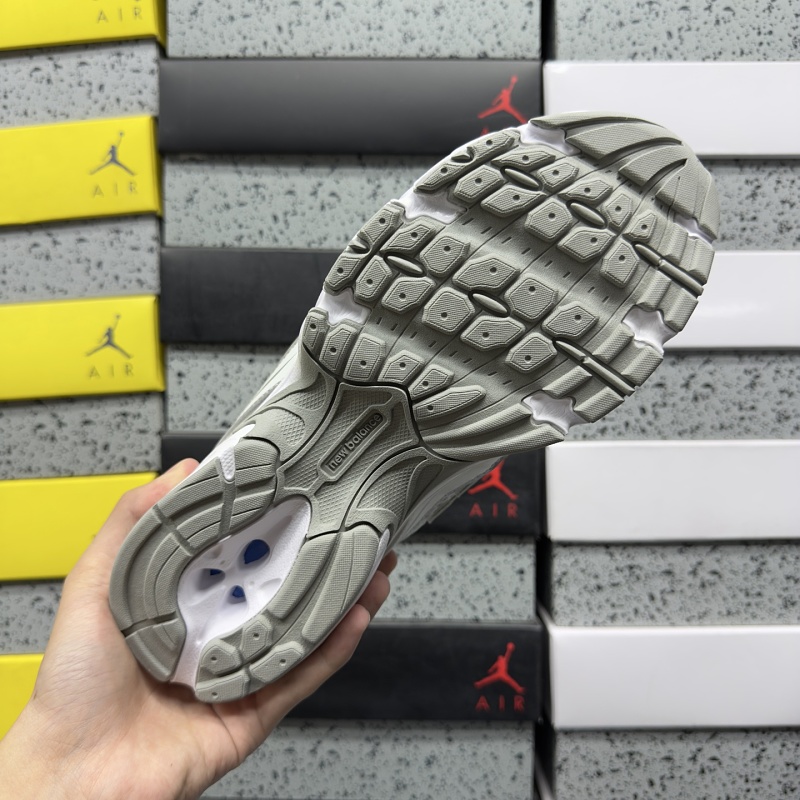 New Balance 740 Sneakers · 2
