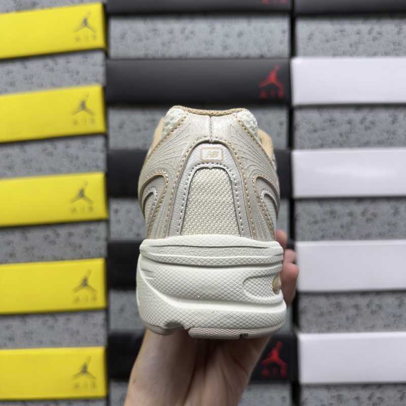 New Balance 740 Sneakers · 2