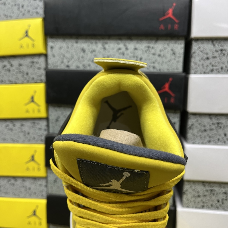 Air Jordan 4 700 3