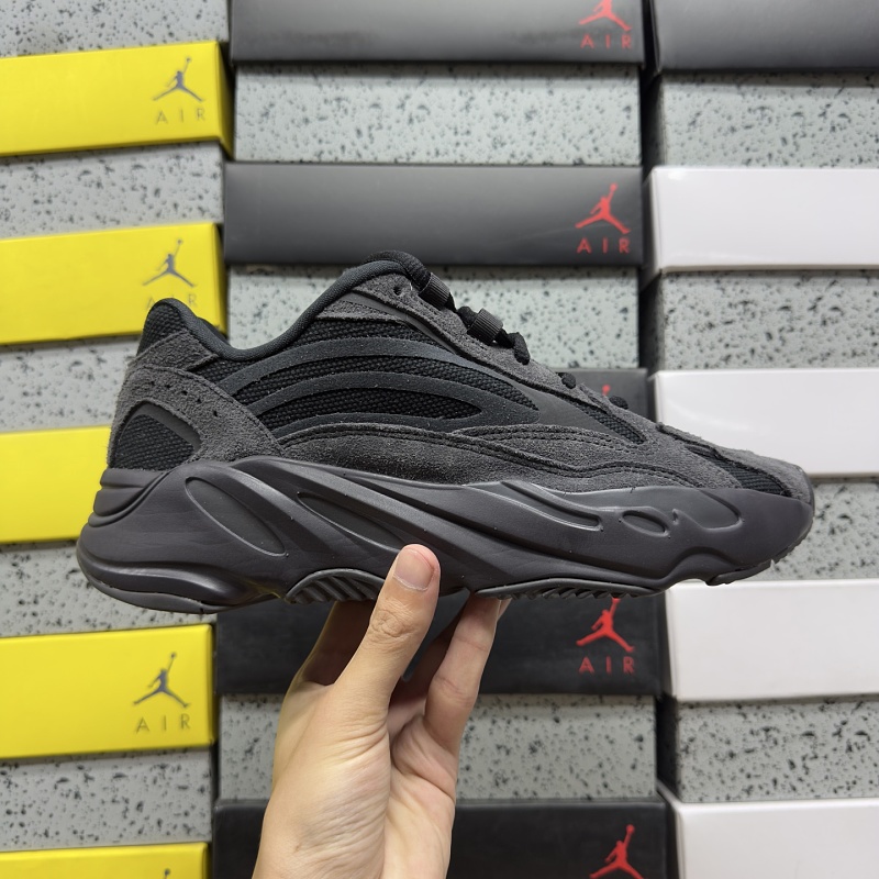 Yeezy 700v2 9