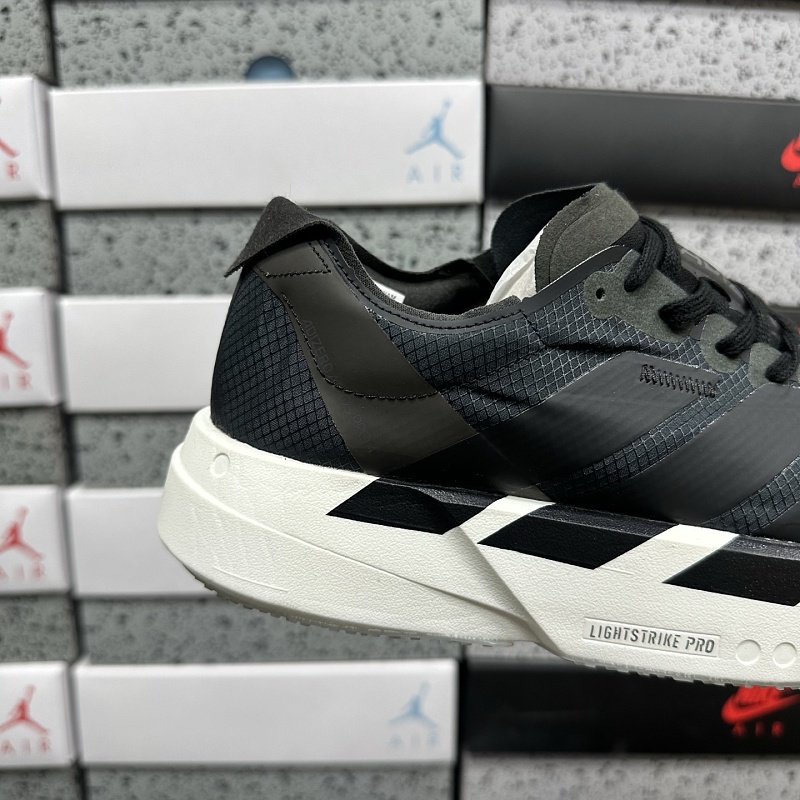 Adizero Adios 4M 5