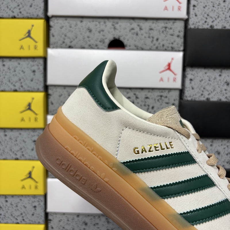 Gazell Ebold · 6