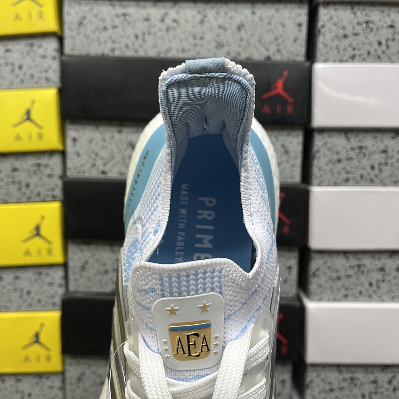 Ultraboost Light 5