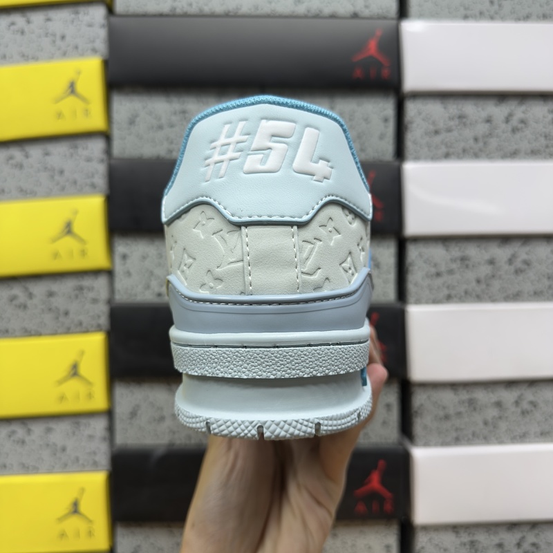 Trainer Blue · 3