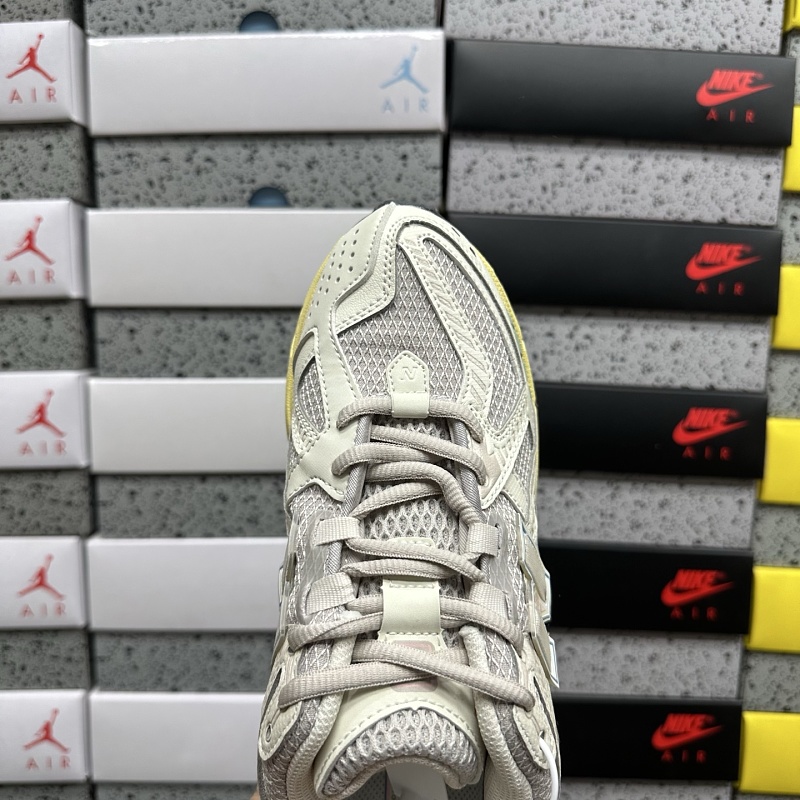 New Balance 1906 Sneakers