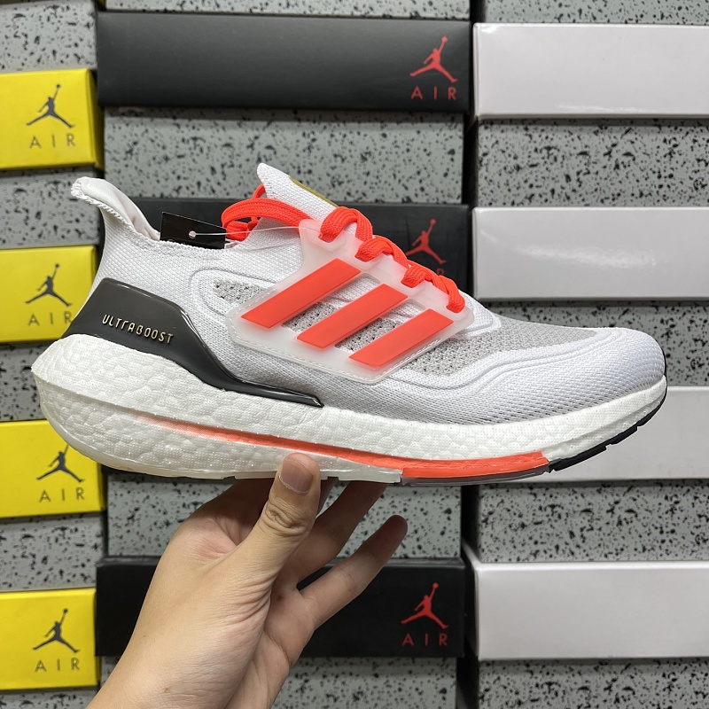 Ultraboost Light 10