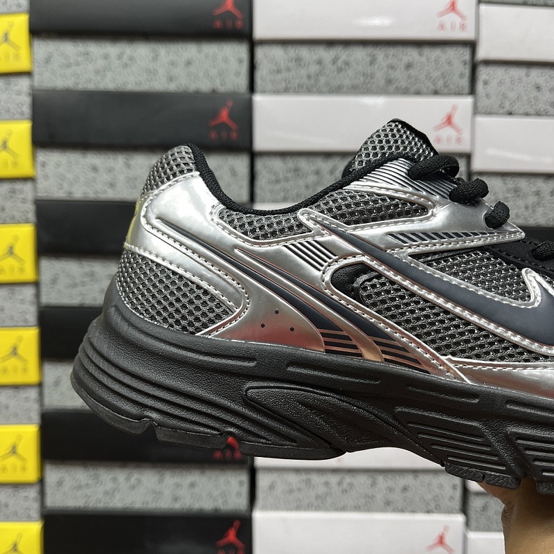 Nike Vomero 7