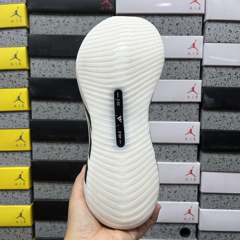 Hyperboost Edge M · 4