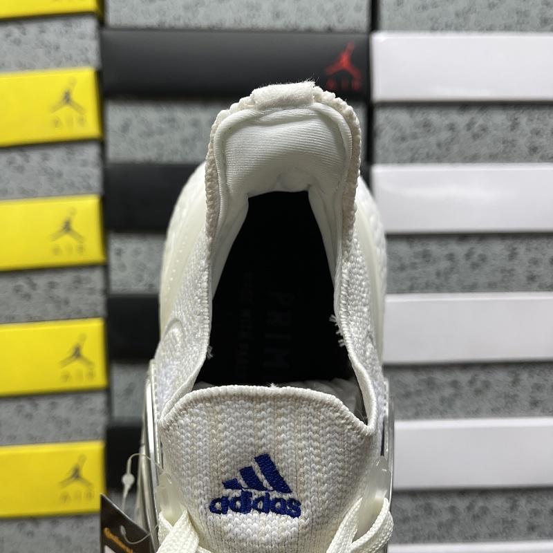 Ultraboost Light 5