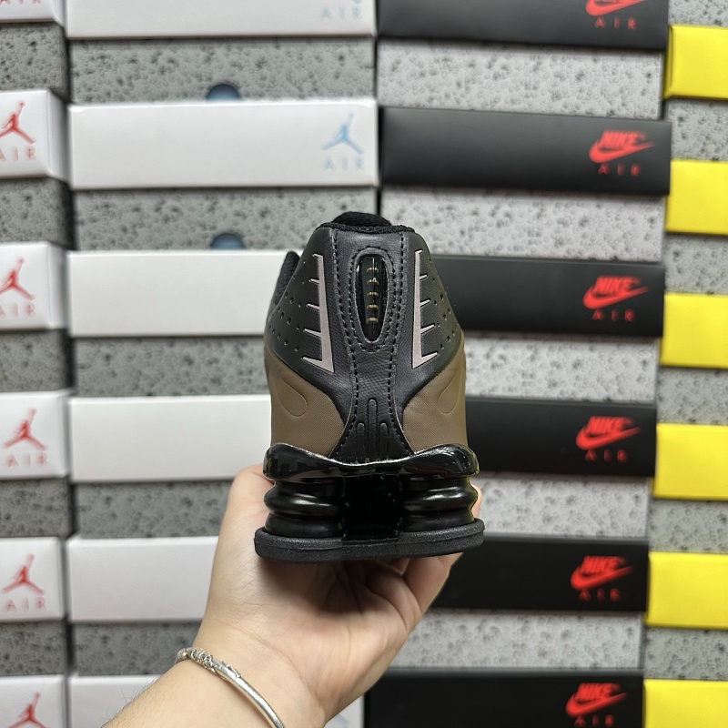 Shox R4 · 3
