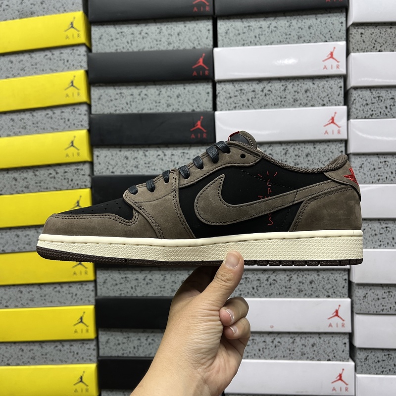 Jordan 1 Sneakers · 2