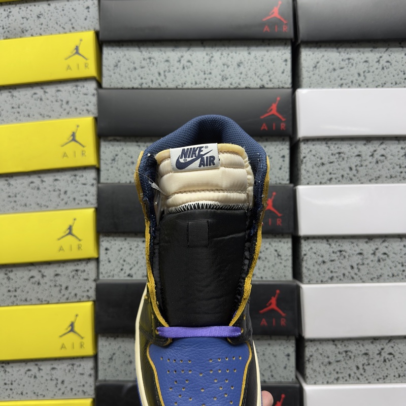 Jordan 1 Sneakers · 4