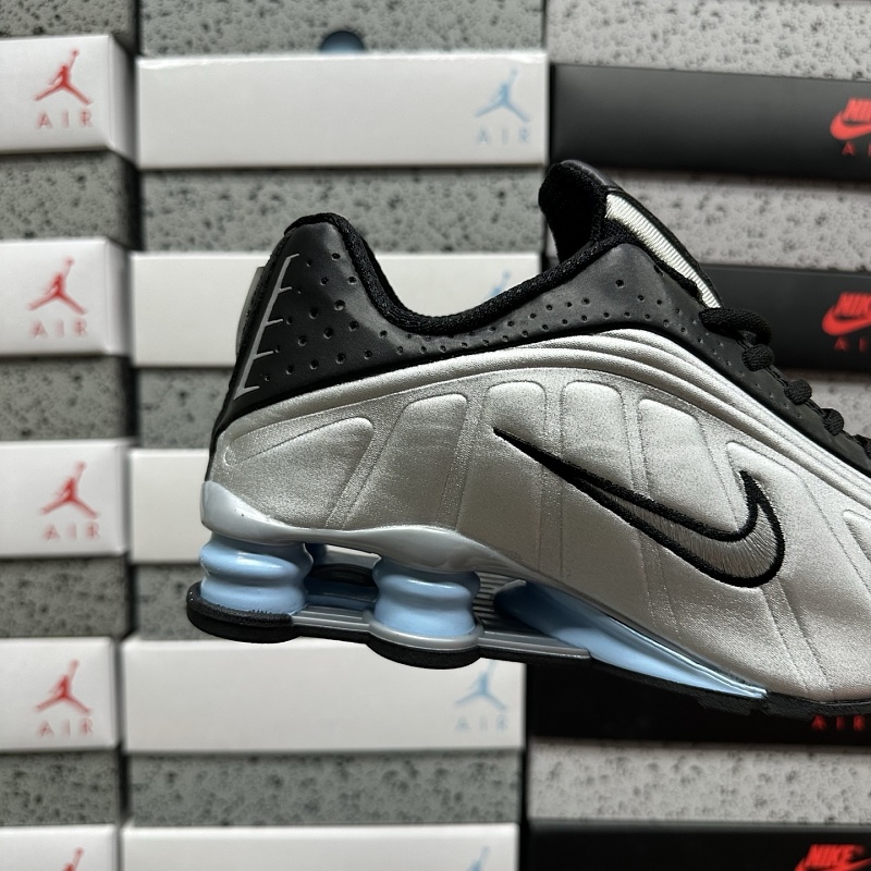 Shox R4 · 5