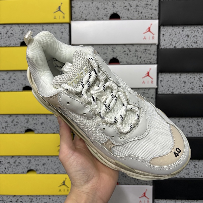 Triple S 9002 · 3