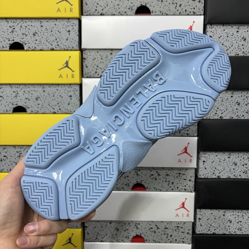 Triple S 3210 · 5
