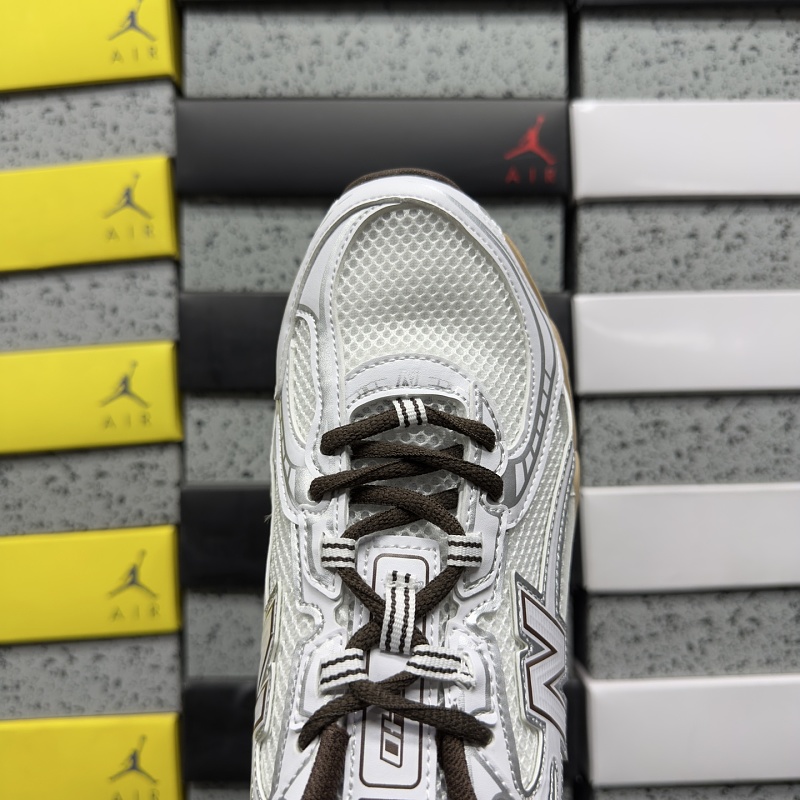 New Balance 740 Sneakers · 5