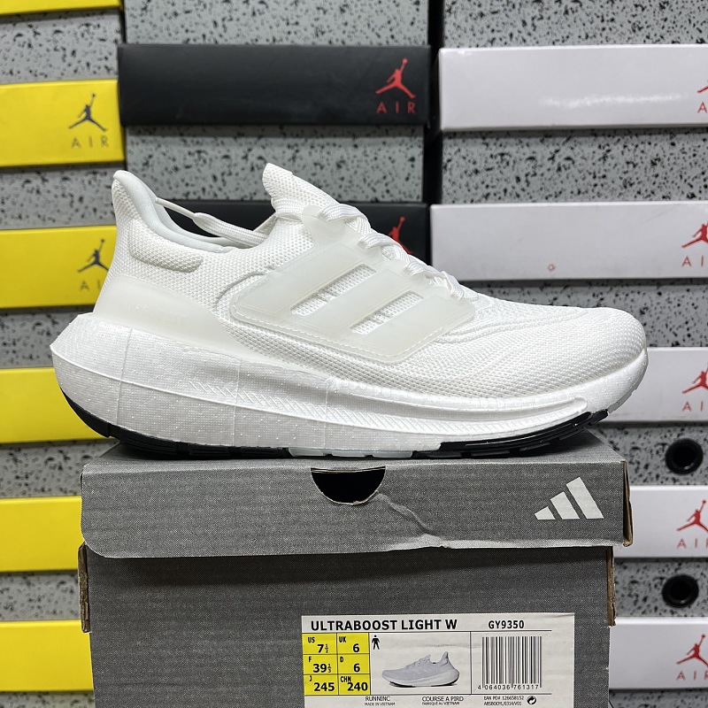 Ultraboost Light 9