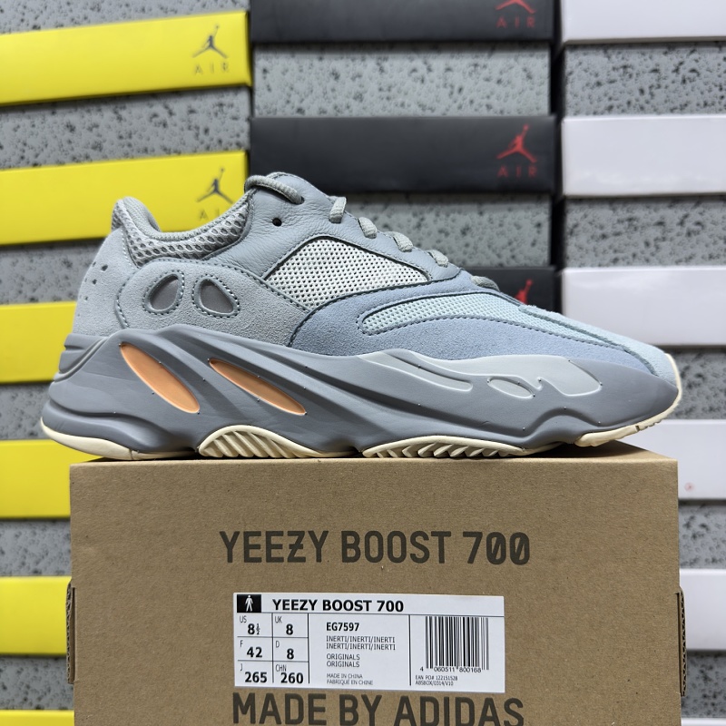 Yeezy 700 8