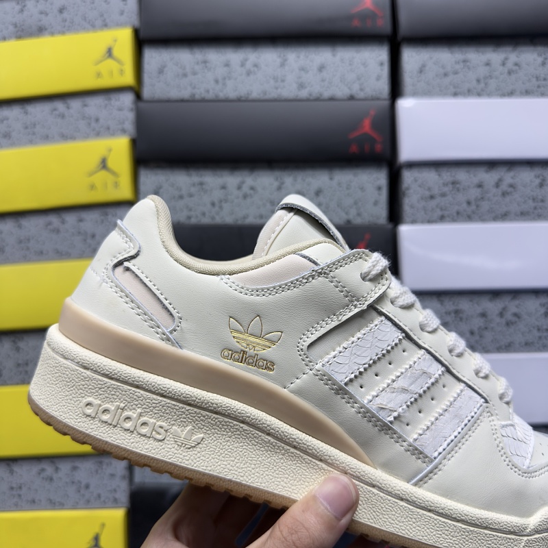 Forum 84 Low 6