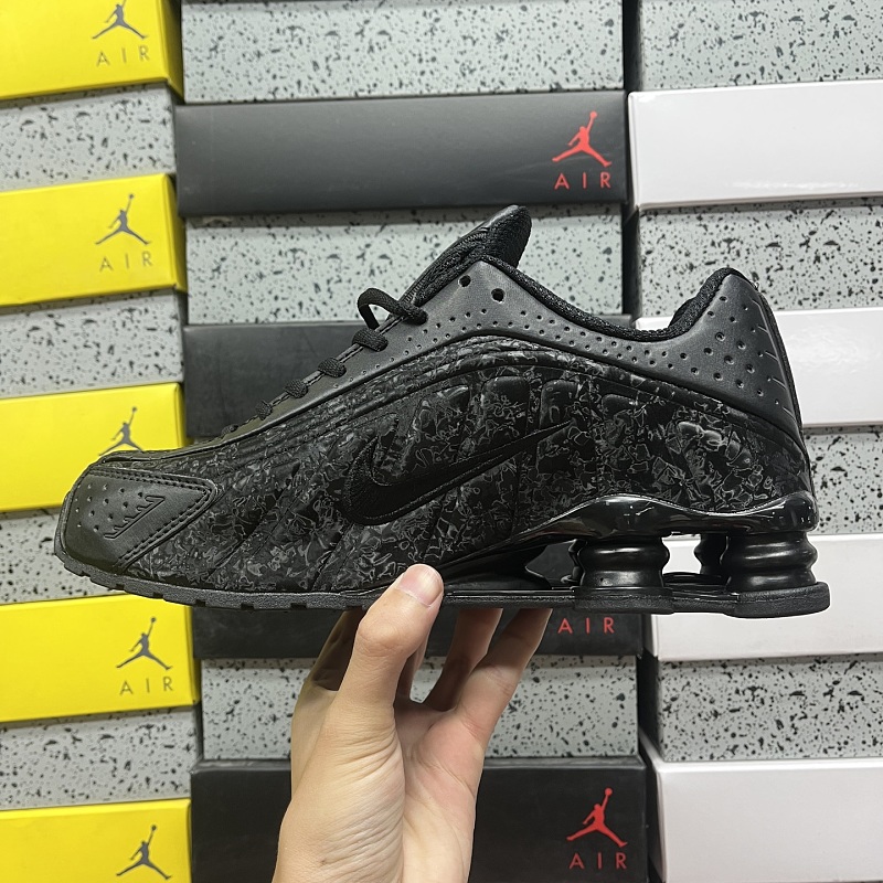 Shox R4 · 4