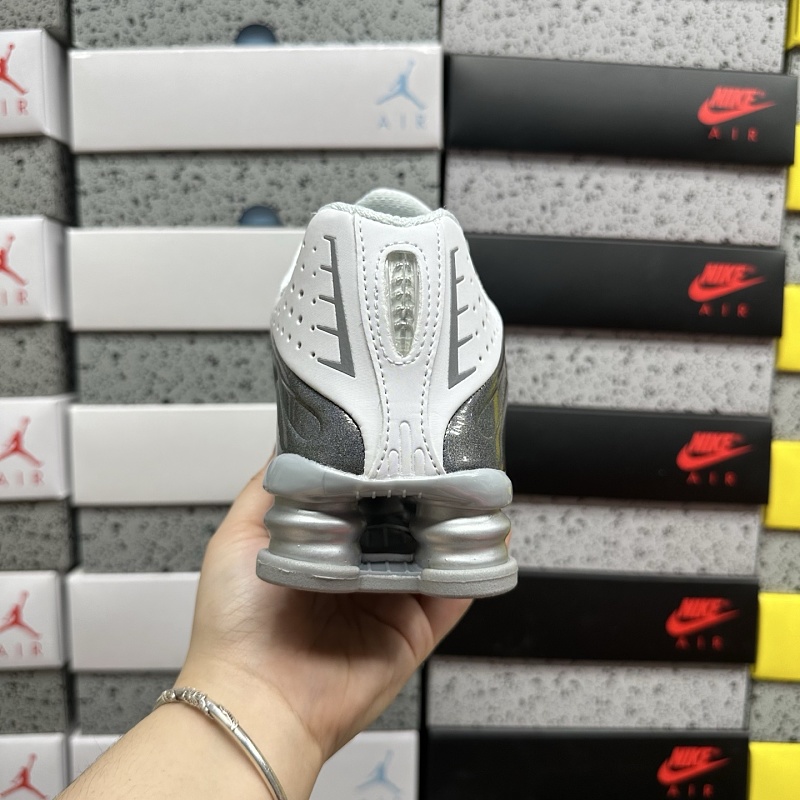 Shox R4 1B7703-100 · 3