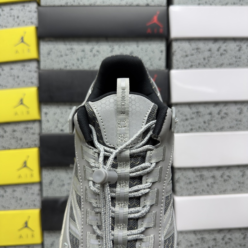 300 Trailgrip Gore-Tex 900 · 4
