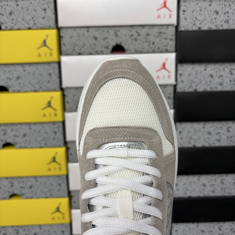 Dior B25 Sneaker 11